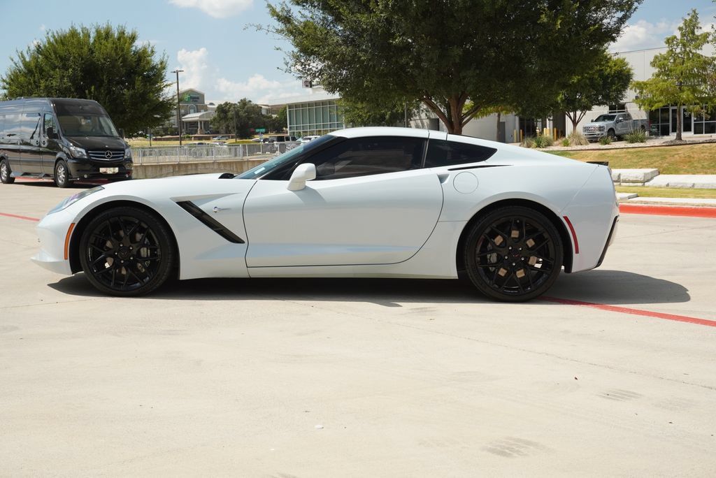 Used 2018 Chevrolet Corvette Stingray Coupe w/ 1LT RWD image 2