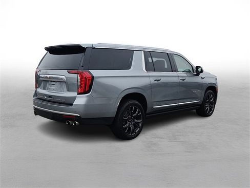 Certified 2023 GMC Yukon XL Denali image 6