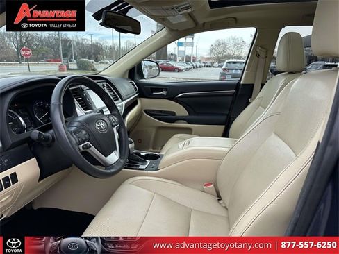 Used 2015 Toyota Highlander Limited Platinum image 19