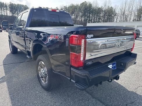 Used 2025 Ford F350 King Ranch w/ FX4 Off-Road Package image 5