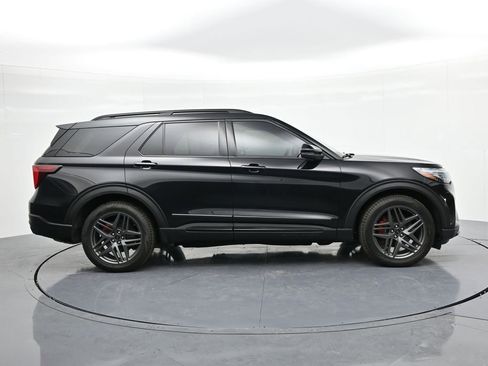 Used 2025 Ford Explorer ST w/ Sun And Sound Package image 5