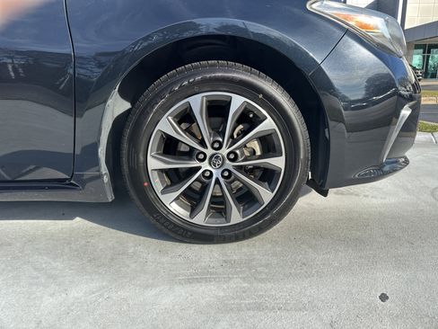 Used 2017 Toyota Avalon XLE image 13