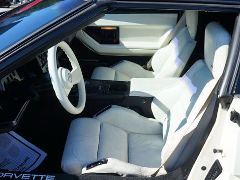 Used 1988 Chevrolet Corvette Base image 12