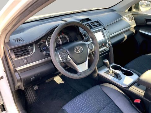 Used 2012 Toyota Camry SE FWD image 17