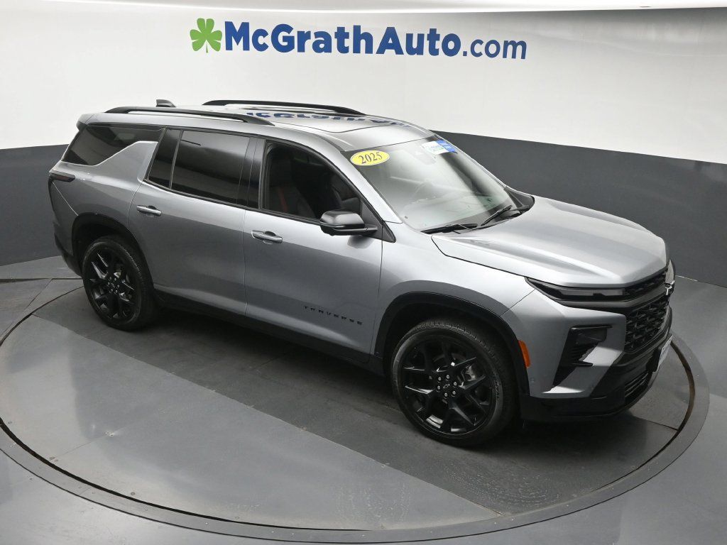Used 2025 Chevrolet Traverse RS w/ LPO, Floor Liner Package AWD/4WD image 3