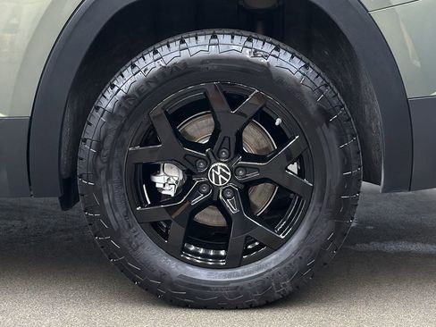 Used 2025 Volkswagen Atlas Peak Edition SE AWD/4WD image 12