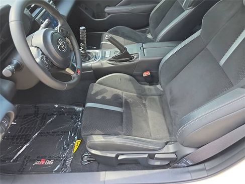 Used 2023 Toyota GR86 Premium RWD image 17