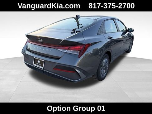 Used 2024 Hyundai Elantra SEL image 4