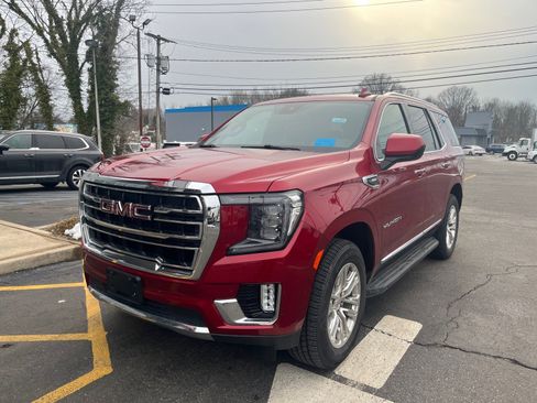 Used 2023 GMC Yukon SLT AWD/4WD image 4