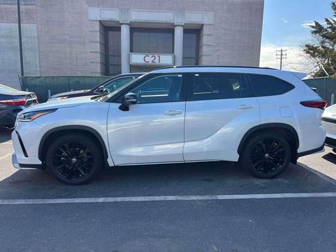 Used 2023 Toyota Highlander XSE image 7