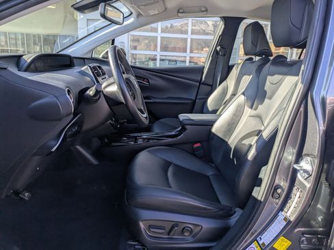 Used 2019 Toyota Prius XLE image 21