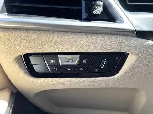 New 2026 BMW 330i Sedan w/ Convenience Package image 18