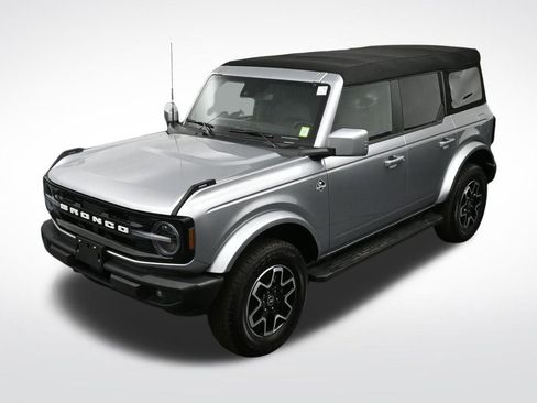 Used 2024 Ford Bronco Outer Banks AWD/4WD image 18