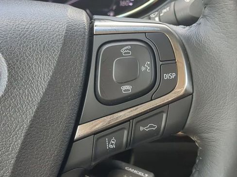 Used 2018 Toyota Avalon XLE Premium image 26