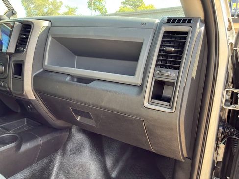 Used 2018 RAM 2500 Tradesman w/ Chrome Appearance Group AWD/4WD image 40