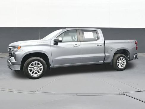 Used 2023 Chevrolet Silverado 1500 LT AWD/4WD image 7