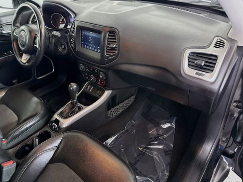 Used 2018 Jeep Compass Latitude w/ Popular Equipment Group image 30