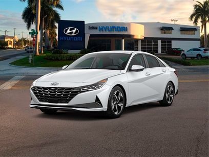 New 2023 Hyundai Elantra Limited w/ Preferred Accessory Package