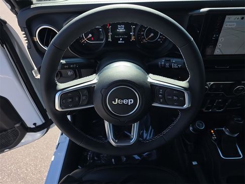 Used 2025 Jeep Wrangler Sahara w/ Safety Group image 29
