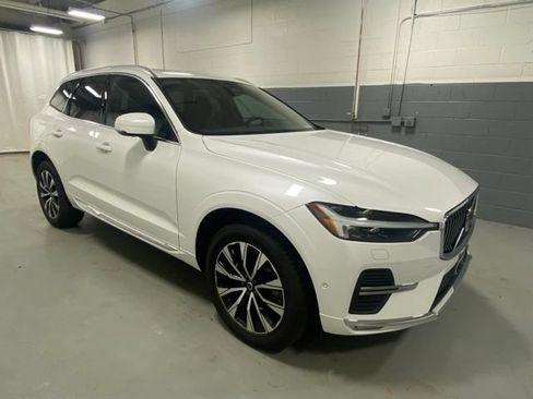 Used 2023 Volvo XC60 B5 Plus w/ Climate Package AWD/4WD image 4