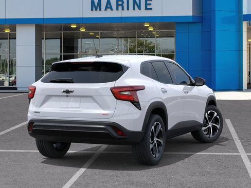 New 2026 Chevrolet Trax RS w/ Driver Confidence Package FWD image 4