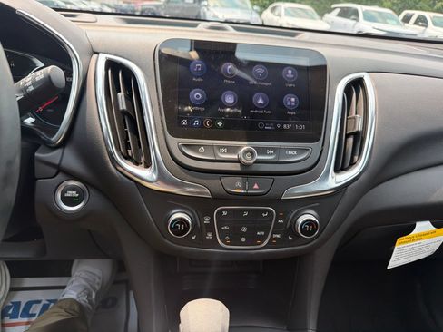 Used 2024 Chevrolet Equinox LT AWD/4WD image 11