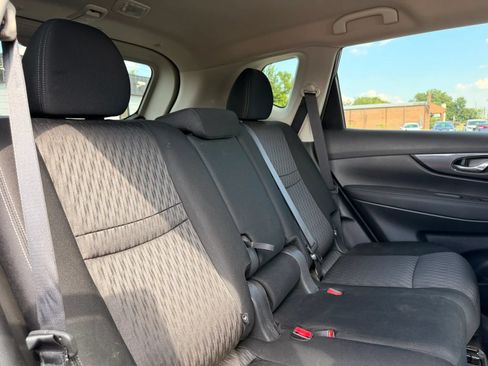 Used 2017 Nissan Rogue SV w/ SV Premium Package FWD image 26