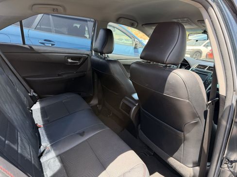 Used 2016 Toyota Camry SE FWD image 4