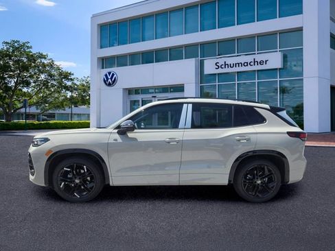 New 2026 Volkswagen Tiguan SE R-Line FWD image 4