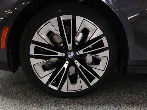 Used 2026 BMW 530i image 5