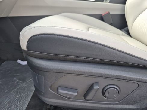 New 2026 Kia Sportage EX image 11