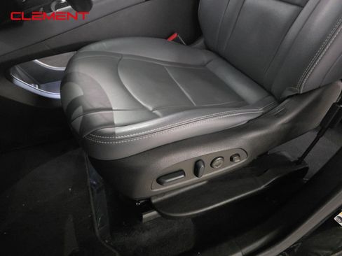 Used 2024 Buick Enclave Premium image 26