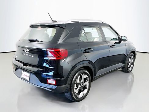 Used 2024 Hyundai Venue SEL FWD image 7