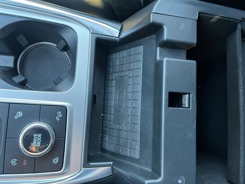 Used 2020 Ford Explorer Platinum w/ Premium Technology Package image 36