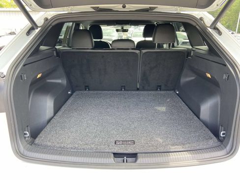 Used 2022 Volkswagen Atlas Cross Sport SE FWD image 9