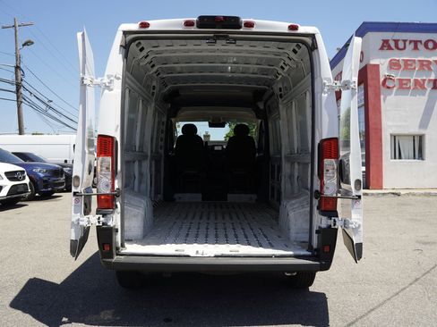 Used 2023 RAM ProMaster 2500 FWD image 10