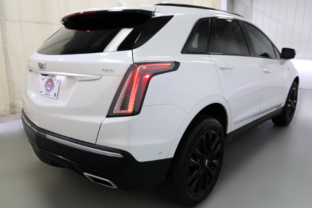 Used 2025 Cadillac XT5 Sportv w/ LPO, Red Accent Package AWD/4WD image 18