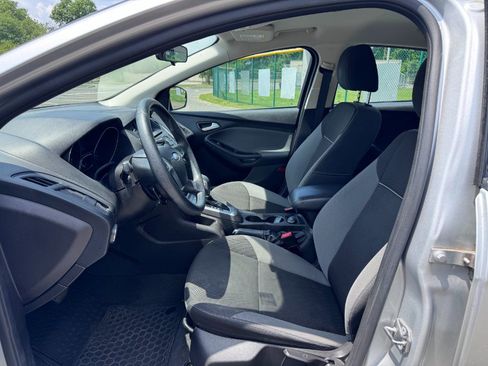Used 2014 Ford Focus SE FWD image 10
