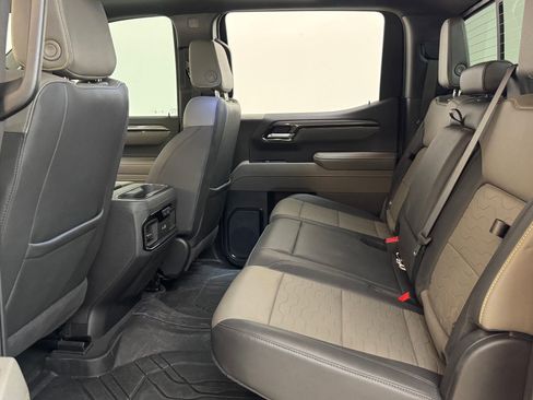 Used 2025 Chevrolet Silverado 1500 ZR2 w/ Technology Package image 14