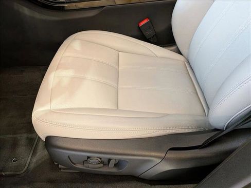 New 2026 Land Rover Range Rover Evoque S image 4