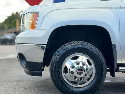 Used 2011 GMC Sierra 3500 SLT w/ SLT Convenience Package AWD/4WD image 6