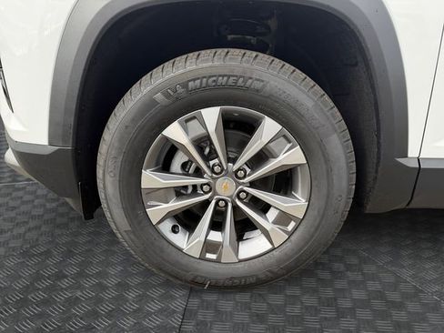 New 2026 Chevrolet Equinox LT image 14