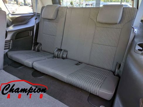 Used 2018 GMC Yukon SLE w/ Convenience Package image 19