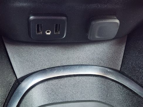 Used 2018 Chevrolet Malibu Premier w/ Premier Sun and Wheel Package image 17