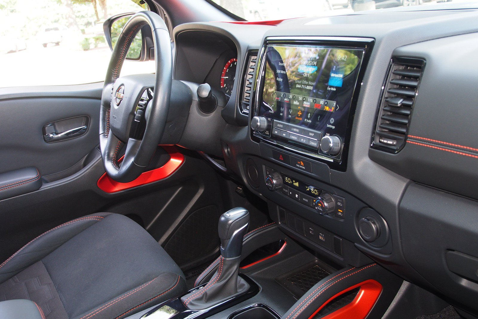 Used 2022 Nissan Frontier Pro-X RWD image 11