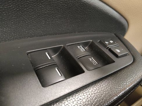 Used 2017 Honda Pilot Touring image 27
