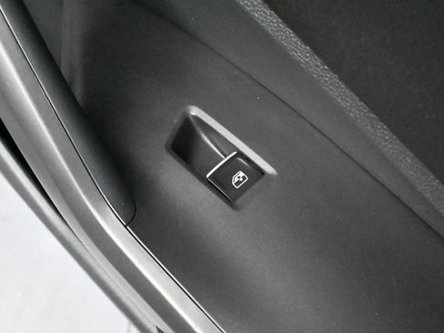 Used 2023 Volkswagen Jetta Sport image 43