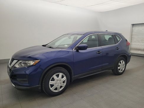 Used 2020 Nissan Rogue S FWD image 2