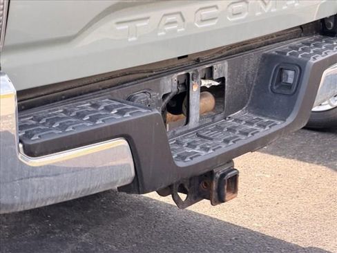 Used 2023 Toyota Tacoma TRD Off-Road AWD/4WD image 20