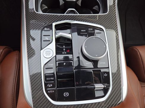 Used 2025 BMW X7 M60i AWD/4WD image 37